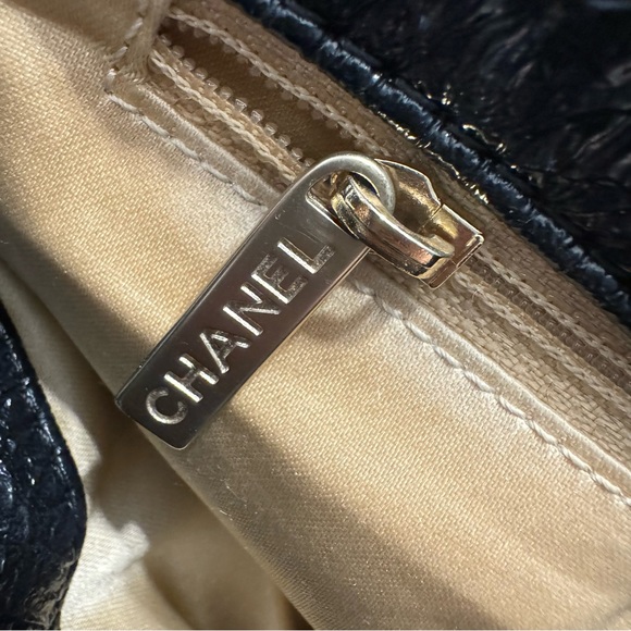 Vintage Chanel Rodeo Drive Accordion Flap Bag Patent Vinyl Medium - Picture 10 of 16